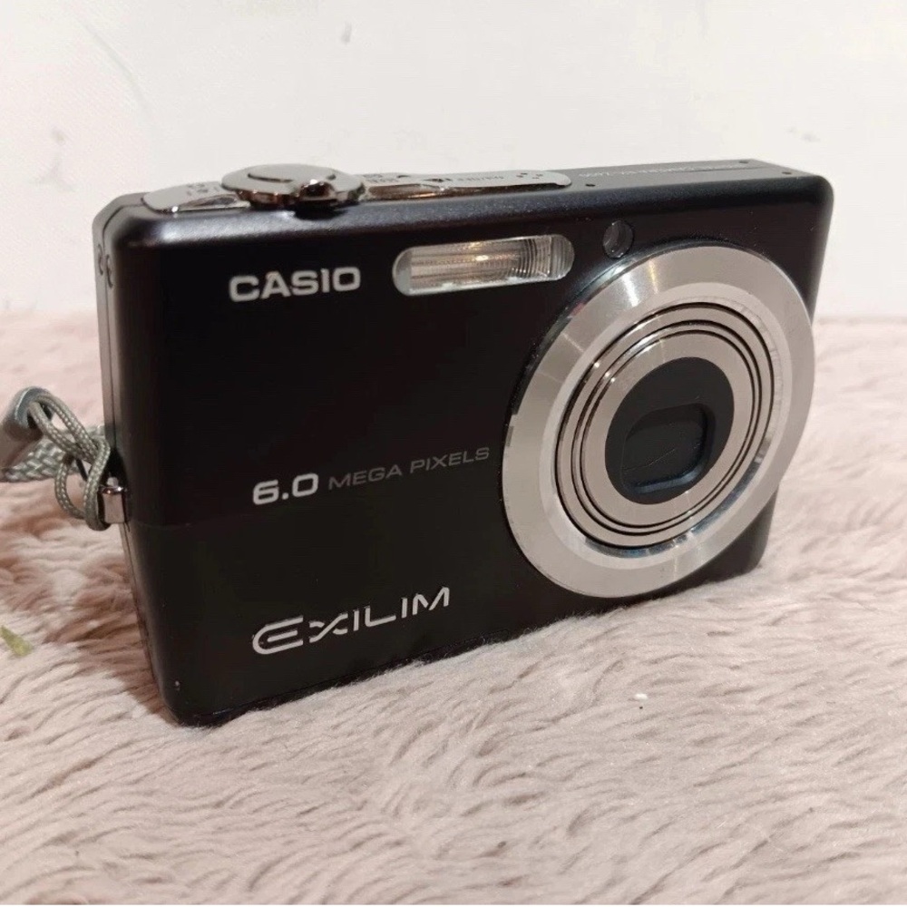 Casio Exilim EX-Z60 6.0 MP Digital Camera